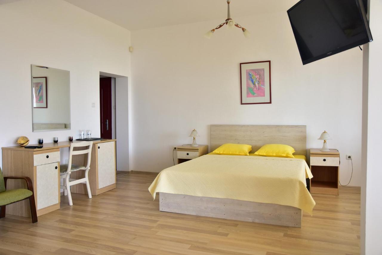 Guest Rooms Sea View Baltjik Exteriör bild