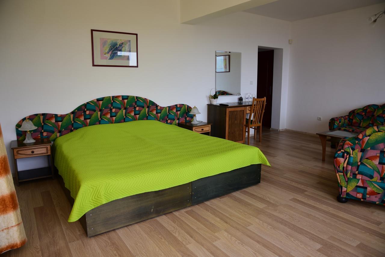 Guest Rooms Sea View Baltjik Exteriör bild